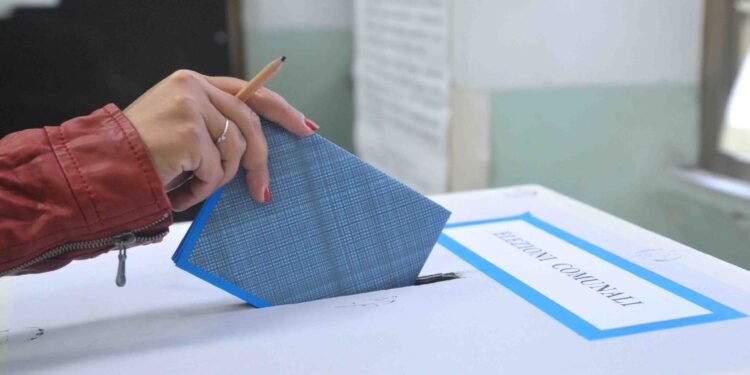 12 Comuni al voto