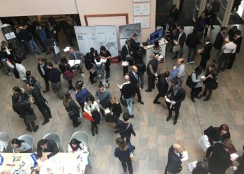 1200 giovani per 240 posti di lavoro