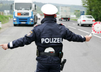 A Coccau un’altra barriera. Che non serve