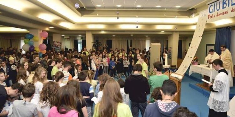 A Gemona, mille «cacciatori di speranza»