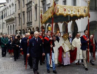 A Udine Corpus Domini con le parrocchie della città
