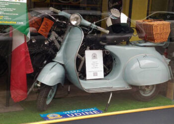 A Udine il raduno nazionale delle Vespa