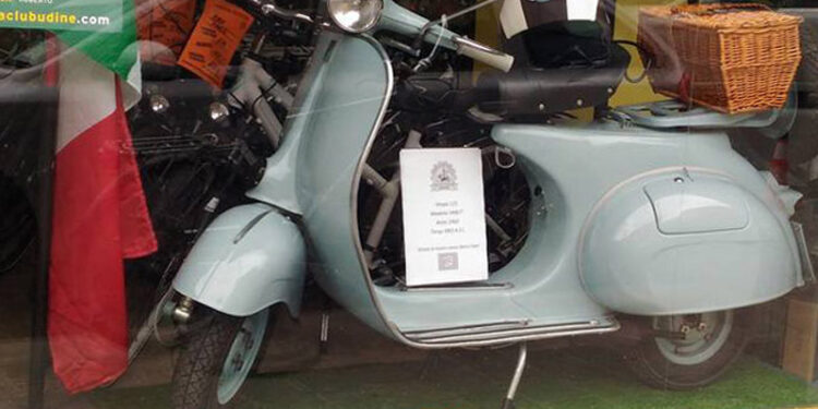 A Udine il raduno nazionale delle Vespa