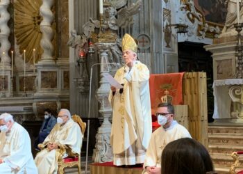 «Abbiamo bisogno di santi che vivono la resurrezione di Cristo»