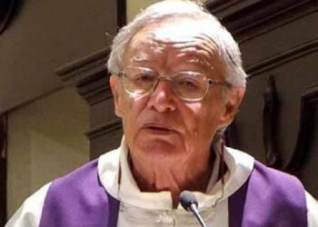 Addio a don Dino Pezzetta