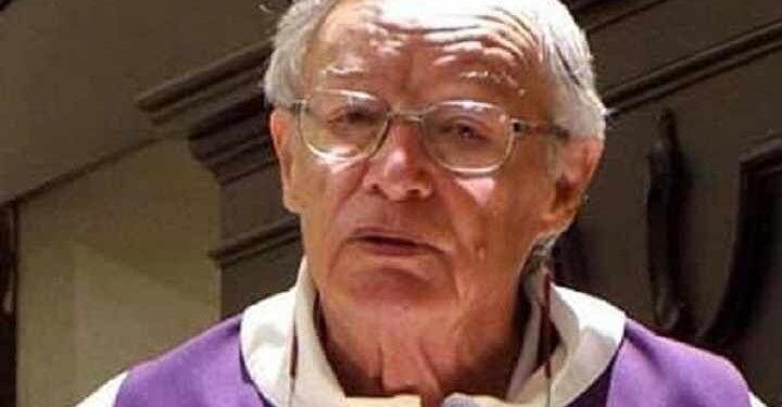 Addio a don Dino Pezzetta