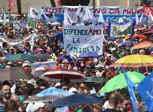 Agesc: “Uno schiaffo alle famiglie”