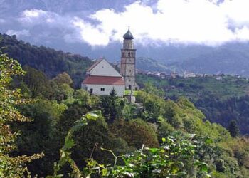 Alla Pieve di Zuglio con mons. Zenari