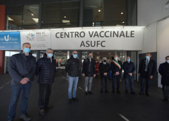Aperto il nuovo centro per la vaccinazione massiva in Fiera a Martignacco