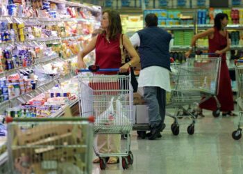 Aperture domenicali, i sindacati: “Questione di valori”