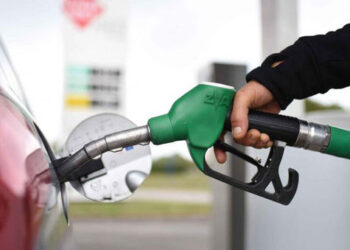 Aprile ultimo mese del supersconto benzina