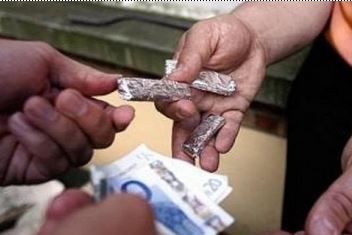 Arrestato spacciatore residente ad Amaro