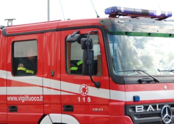 Attimis, 2 ragazze salve dal rogo dell’auto