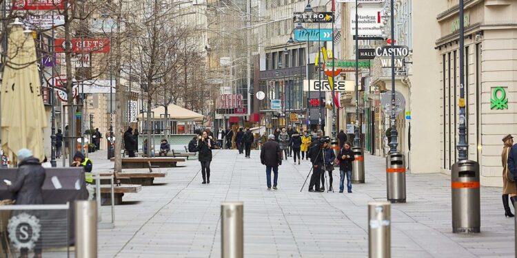 Austria verso l’obbligo, 600 euro di multa ogni trimestre ai no vax