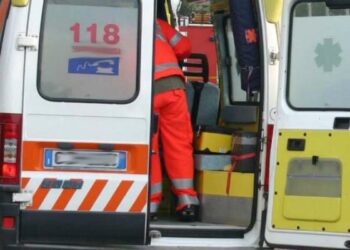 Auto contro un camion sulla ferrata, muore un giovane di 22 anni