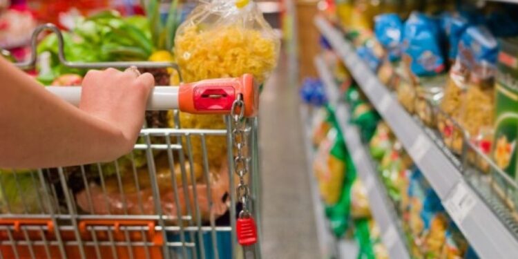 Basta Natali e Pasque nei supermercati