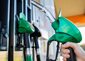 Benzina, super sconto prorogato al 31 dicembre