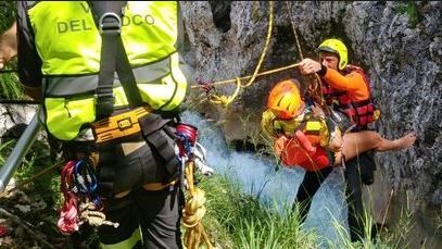 Bloccata in forra, salvata dai Vigili fuoco in Val d’Arzino
