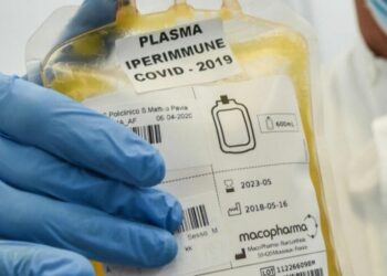 Brusaferro: Covid, ripreso lo studio sul plasma