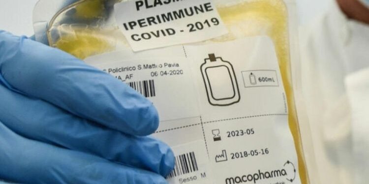 Brusaferro: Covid, ripreso lo studio sul plasma