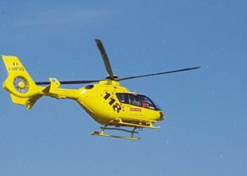 Cade con gli sci, bimba in terapia intensiva