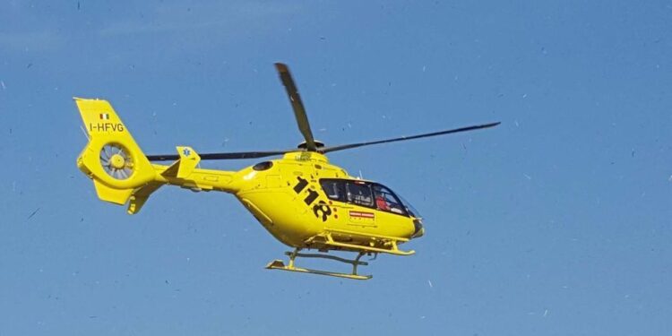 Cade con gli sci, bimba in terapia intensiva