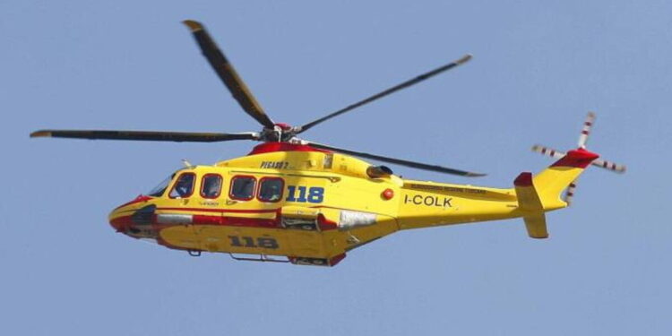 Cade con monopattino, grave una donna di 40 anni