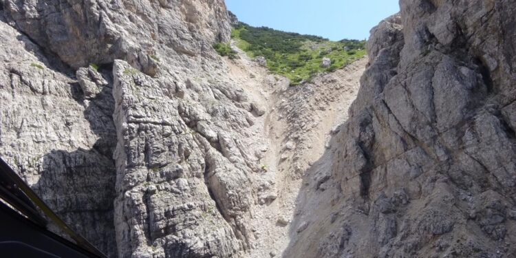 Cade sulle Dolomiti friulane, grave