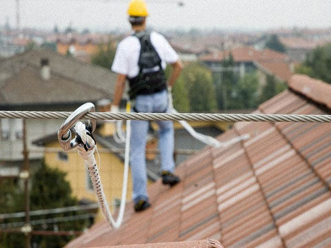 Cadute dall’alto. «Nei cantieri più controlli e formazione»