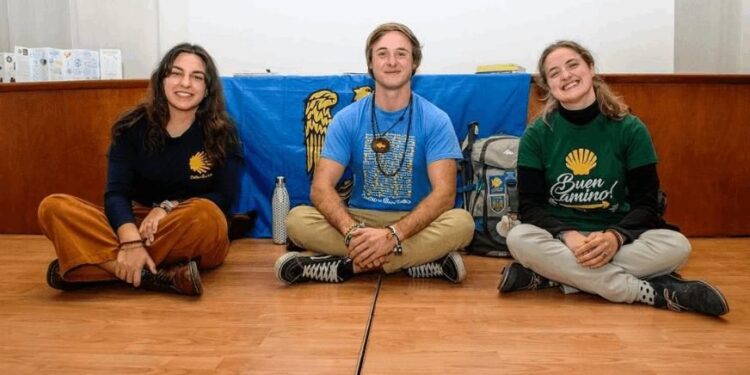 Carlino, il Cammino di Santiago raccontato da tre giovani pellegrini