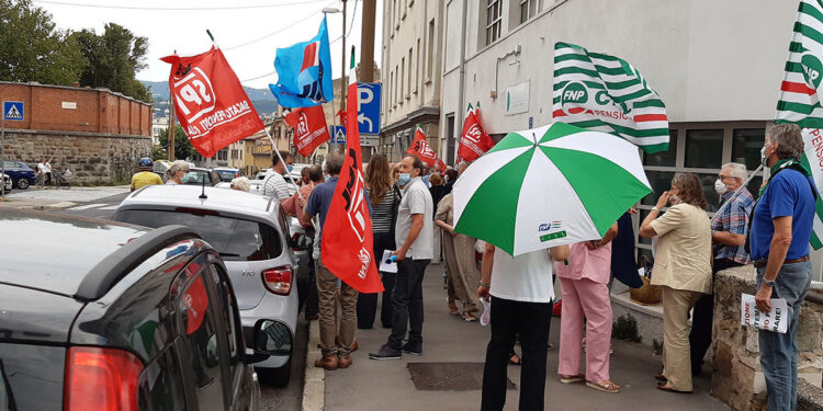 Case di riposto, la protesta dei pensionati