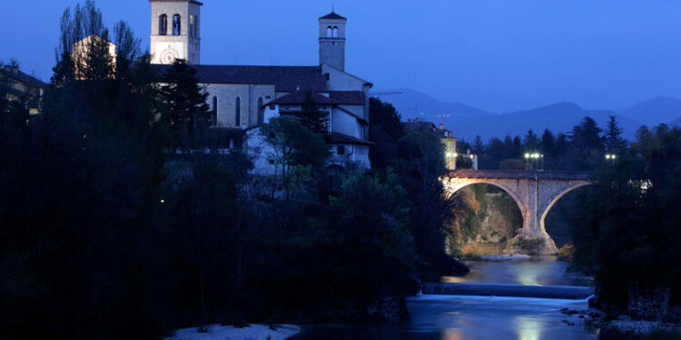 Catechisti in cammino e in preghiera nella notte a Cividale