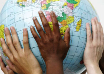 Connessi, per un mondo meno diseguale e meno conflittuale