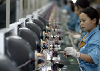 Coronavirus, Confindustria con le imprese