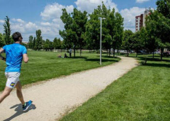 Coronavirus, stop anche alle camminate e domenica negozi chiusi