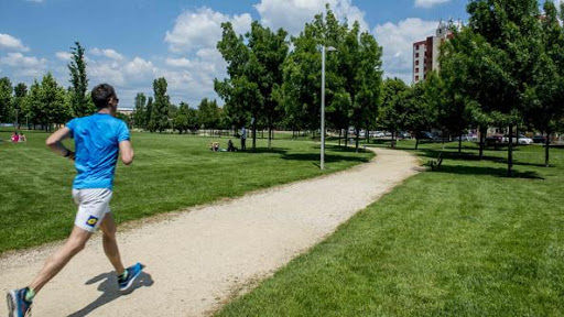 Coronavirus, stop anche alle camminate e domenica negozi chiusi