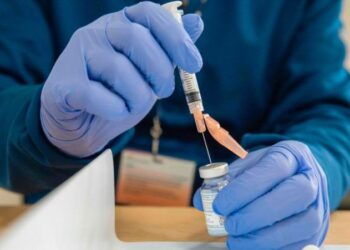 Covid, Aperte le prenotazioni 75-79enni e fragili