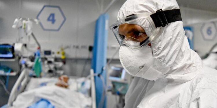 Covid, in terapia intensiva 36 pazienti su 42 sono non vaccinati