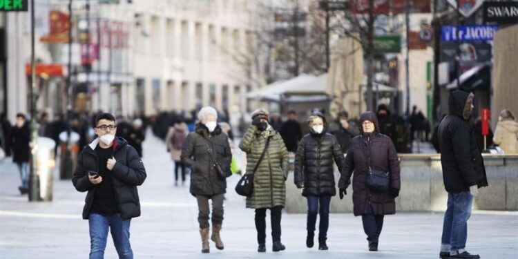 Covid, l’Austria sospende la vaccinazione obbligatoria