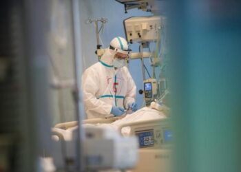 Covid, nessun decesso e ricoveri in calo