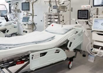 Covid. Calano ancora le terapie intensive