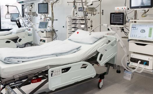 Covid. Calano ancora le terapie intensive