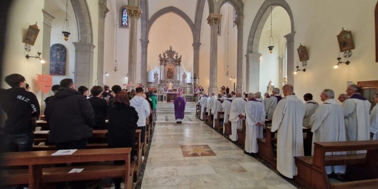 Da Padova a Faedis, il pellegrinaggio ” di riparazione” sulla tomba del Vescovo Pellizzo