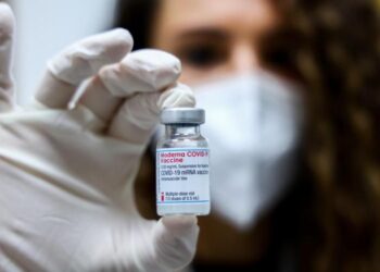 Da lunedì terza dose “booster” anche con Moderna