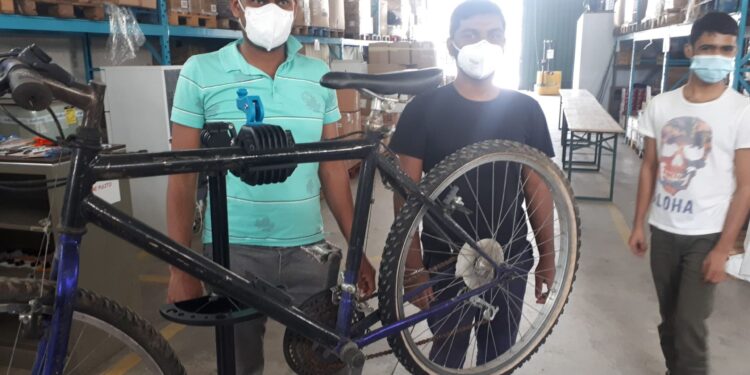 Da profughi a cittadini imparando a riparare biciclette