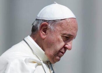 “Dio converta i terroristi e chi fabbrica e commercia armi”