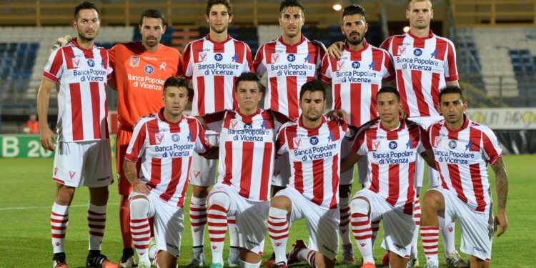 “Dirigenti, sponsorizzate il calcio con la vostra paga”