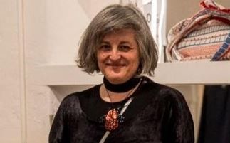 Donna esce da casa della madre e scompare, ricerche in corso