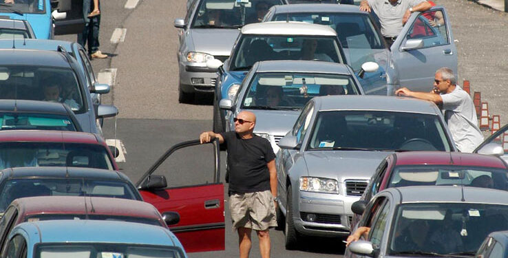 Due incidenti e 15 km di coda sulla A4