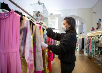 Effetto Covid sul lavoro in Fvg: meno commercianti, più dipendenti pubblici e collaboratori domestici